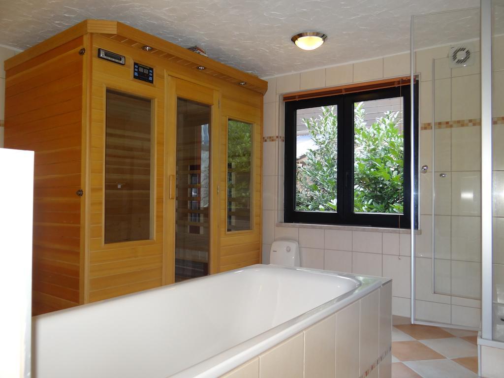 Haus Am Bachgasse - Haus Von 1777 Mit Sauna Zell an der Mosel Bagian luar foto